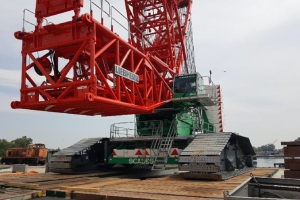 Aire Chargement Grue Liebherr LR11000 Colis lourds Port Rhénan Neuf-Brisach (68)